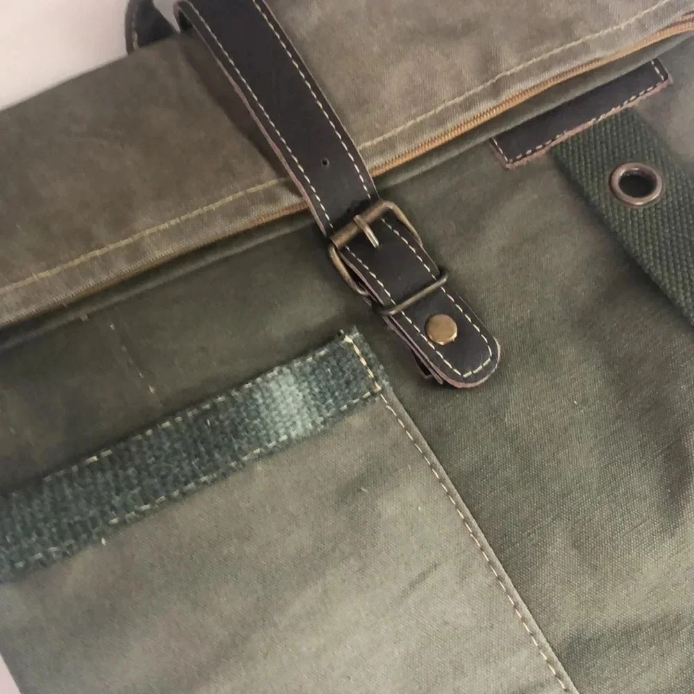 VINTAGE ADDICTION Military Tent Backpack - Picture 4 of 8